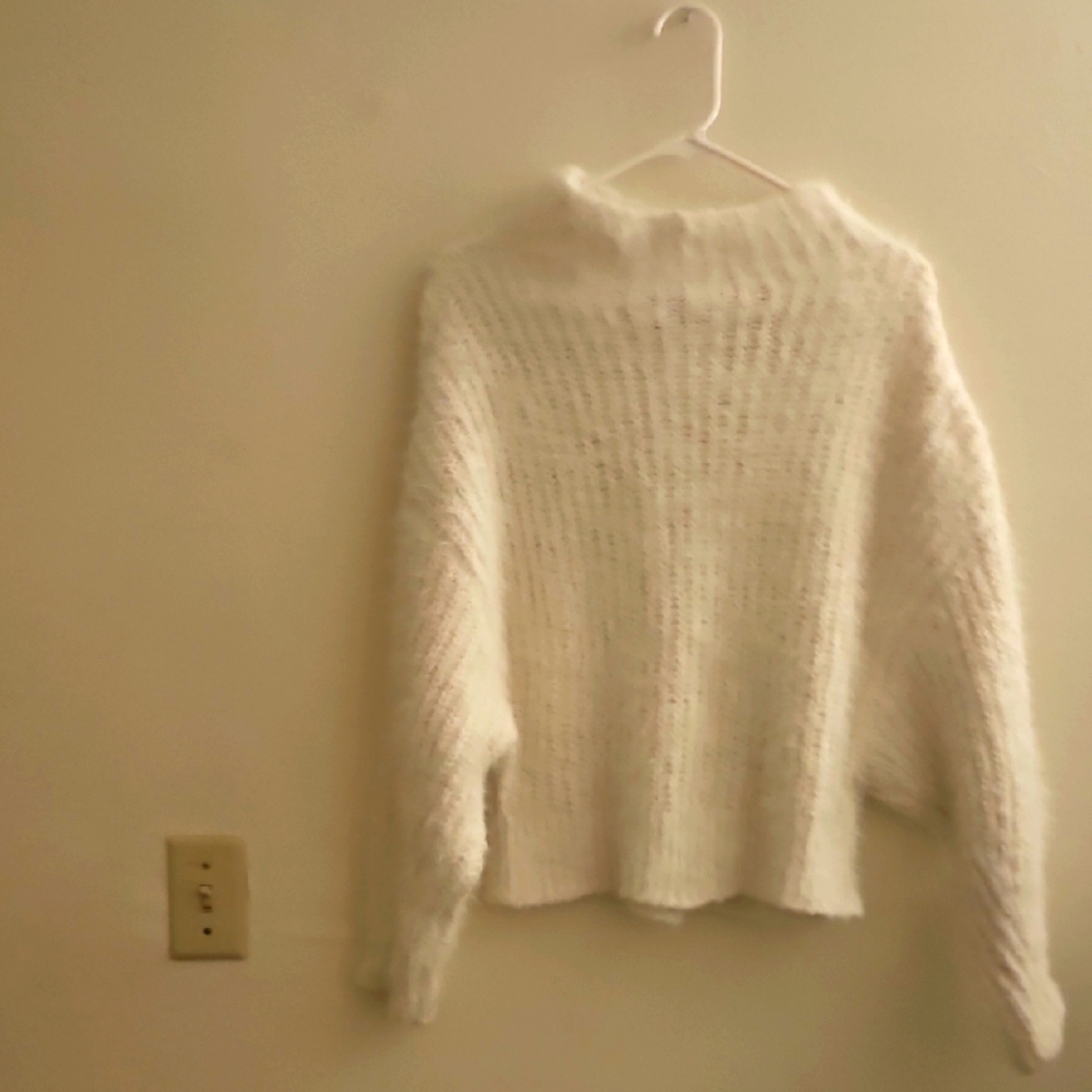 Express‎ XS Cozy White Women's Sweater